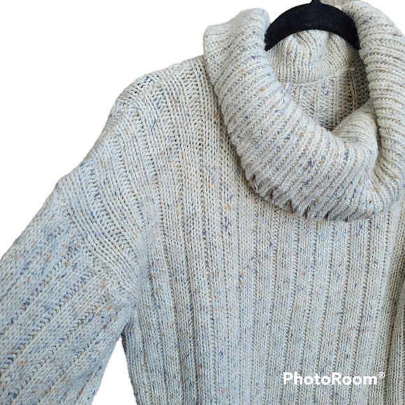 Chunky Knit Turtleneck Sweater - Picture 2 of 6